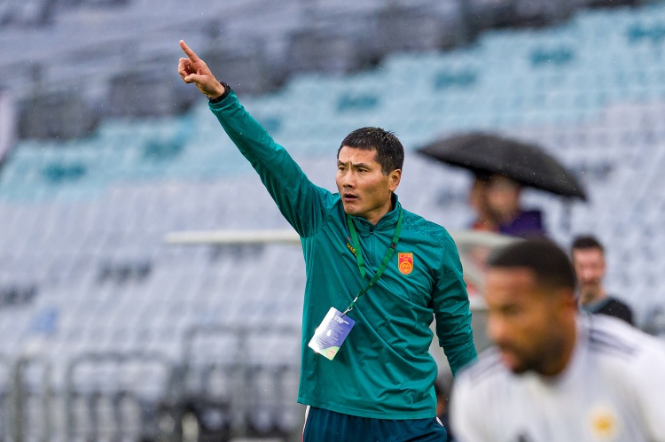 世界杯直播官网下载最新版-王勤伯：只有留洋才能解决国足对抗不足的问题